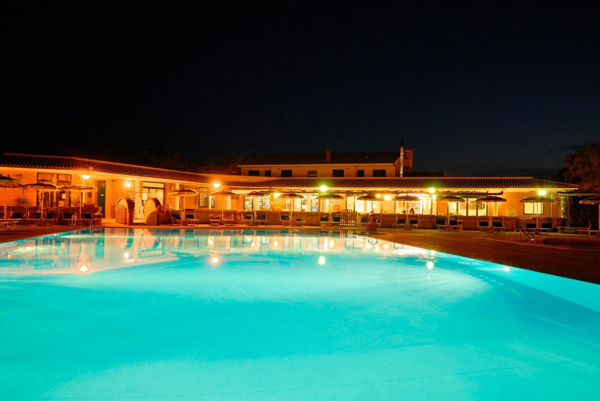 Villaggio Turistico La Cecinella Marina di Cecina Bagian luar foto