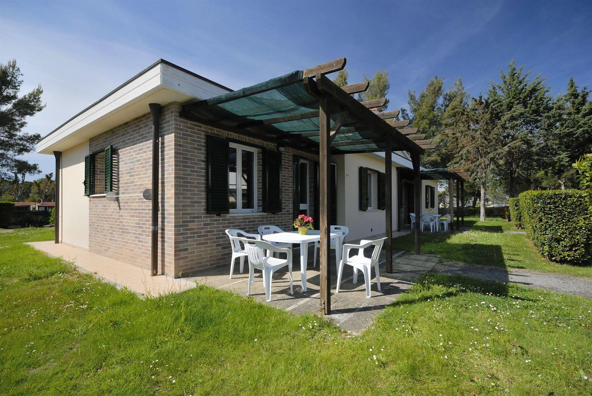 Villaggio Turistico La Cecinella Marina di Cecina Bagian luar foto