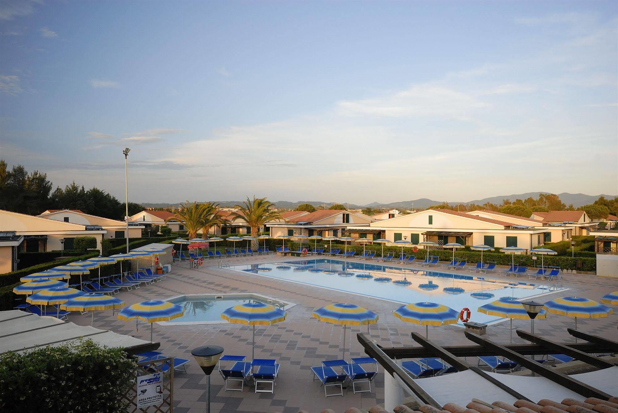 Villaggio Turistico La Cecinella Marina di Cecina Bagian luar foto